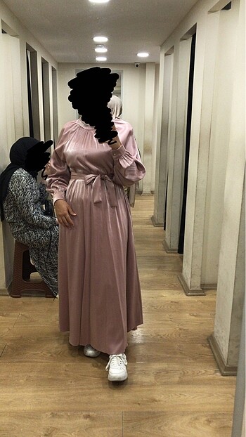 Pembe simli tesettüre uygun abiye