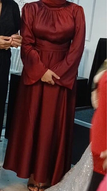Diğer Bordo belden bağlamalı saten elbise