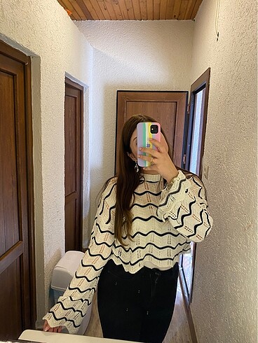 Delikli crop bluz