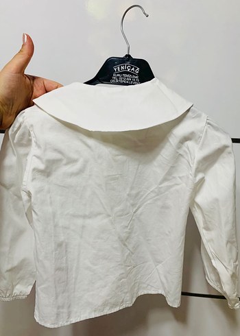 Nakışlı Yakalı Beyaz Kız Gömlek - Görsel 3