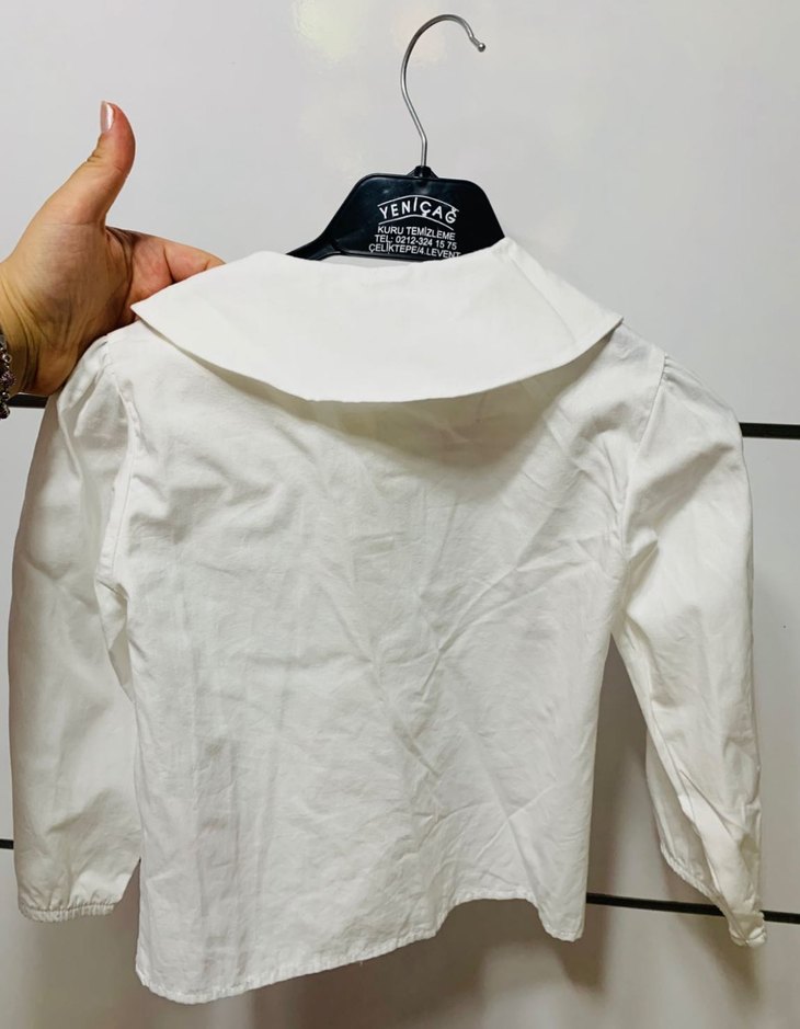 Nakışlı Yakalı Beyaz Kız Gömlek - Görsel 3