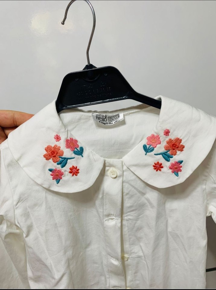 Nakışlı Yakalı Beyaz Kız Gömlek - Görsel 2