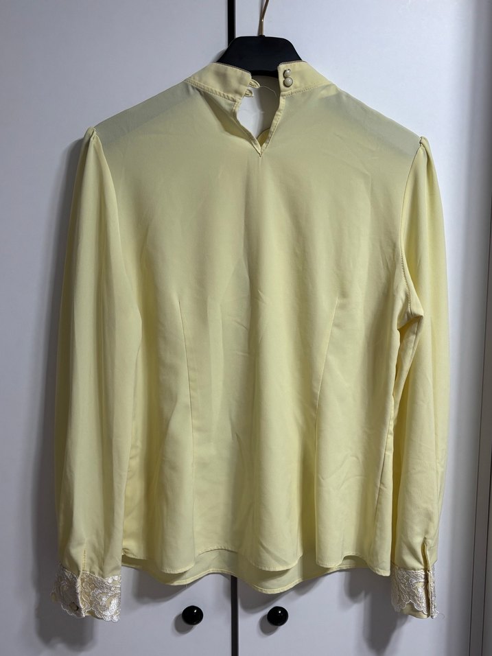 Sarı Fırfırlı Uzun Kollu Bluz - Görsel 3