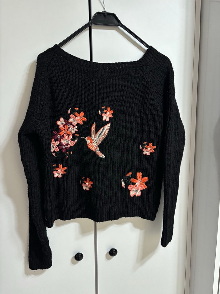 Nakışlı Siyah Kadın Kazak - Görsel 3