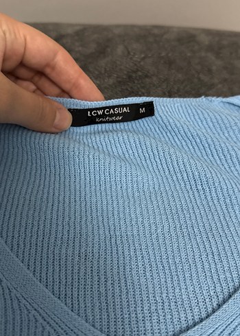 Mavi V Yaka Uzun Kollu Triko Kazak - Görsel 3