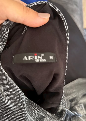 V Yaka Kemerli Siyah Uzun Abiye Elbise - Görsel 5