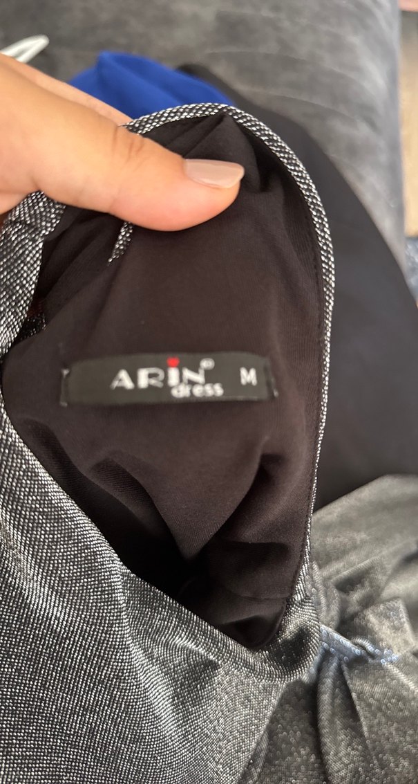 V Yaka Kemerli Siyah Uzun Abiye Elbise - Görsel 5