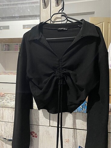 Siyah Büzgülü Crop