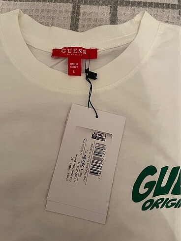 l Beden Guess L Beden Tişört