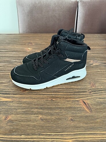 SKECHERS AIR UNO 35.5