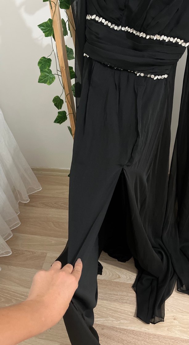 Siyah Uzun V Yaka Gotik Abiye Elbise - Görsel 3