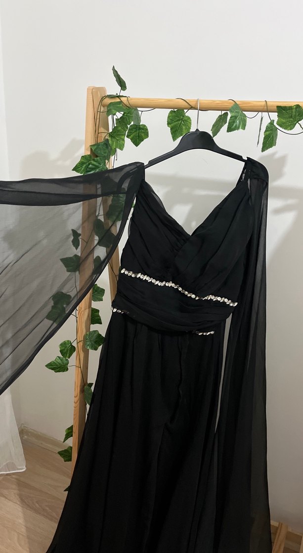 Siyah Uzun V Yaka Gotik Abiye Elbise - Görsel 2