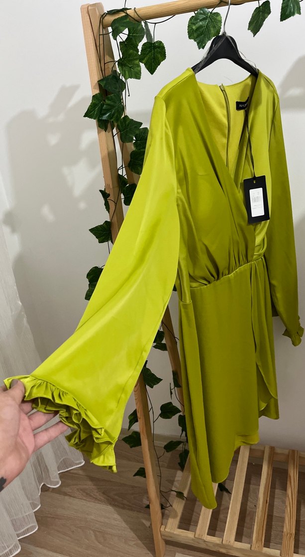 Drapeli Parlak Yeşil Midi Elbise - Görsel 2