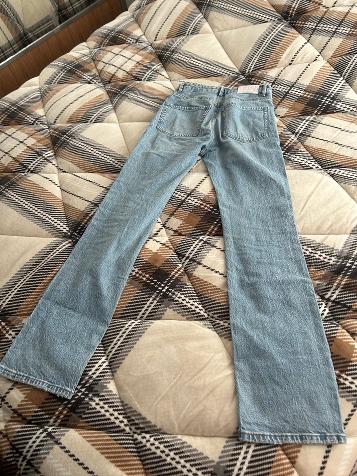 Stradivarius Baskılı Kısa Mavi Kadın Kot - Görsel 3