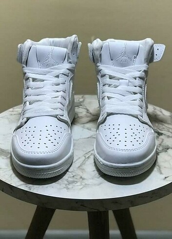 NIKE JORDAN