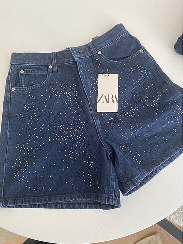 Zara taşlı jean şort