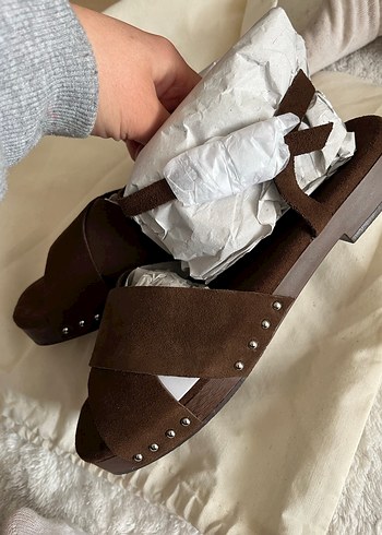 Zara  bu Kahverengi Süet Dolgu Topuklu Kadın Sandalet - Görsel 2