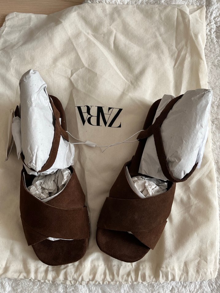 Zara  bu Kahverengi Süet Dolgu Topuklu Kadın Sandalet - Görsel 4