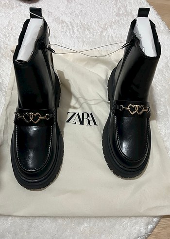 Zara Zincir Detaylı Siyah Platform Topuklu Deri Bot - Görsel 5