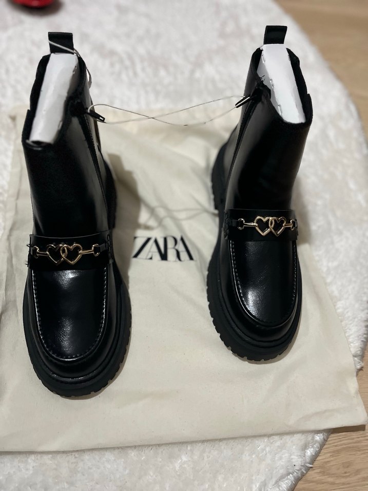 Zara Zincir Detaylı Siyah Platform Topuklu Deri Bot - Görsel 4