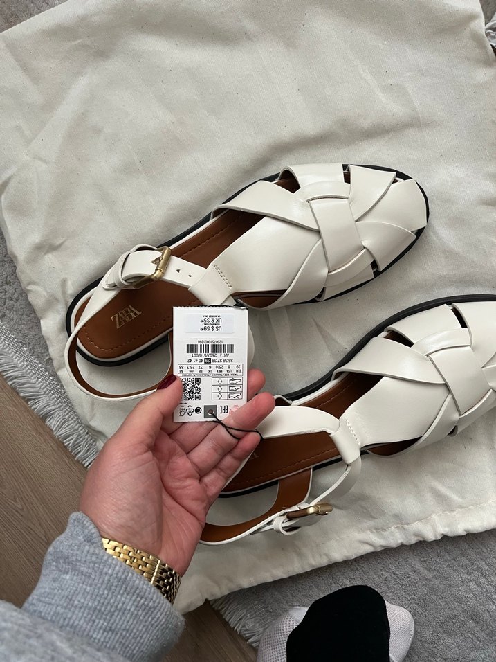 Zara Beyaz Deri Toka Detaylı Dolgu Topuklu Kadın Sandalet - Görsel 4