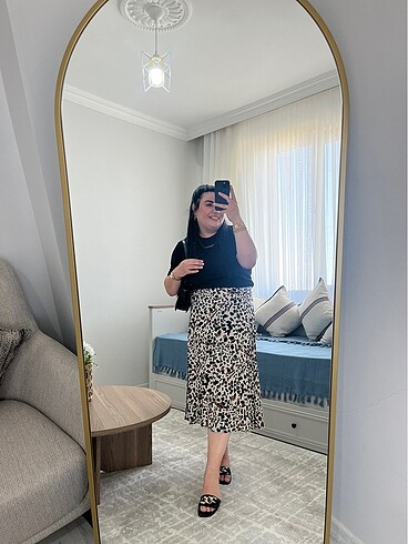 Trendyol & Milla 46 beden leopar desenli yırtmaçlı etek