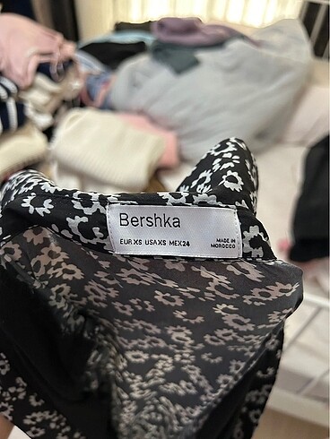 xs Beden Bershka elbise