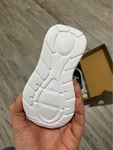 21 Beden Erkek çocuk spor ayakkabı