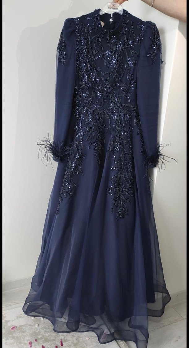 Uzun Kollu Lacivert Payetli Kadın Abiye Elbise - Görsel 2