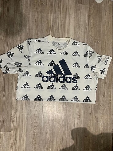Adidas tişört