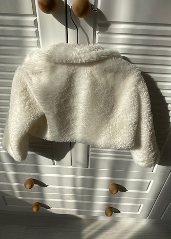Kız Çocuk Beyaz Kürklü Bolero - Görsel 2