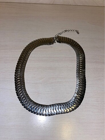 Bershka Metal Kolye