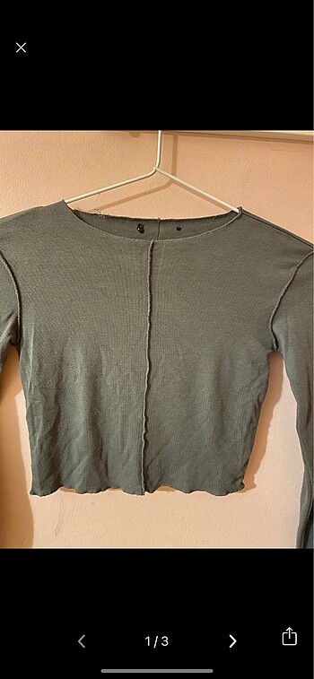 Zara model haki crop bluz