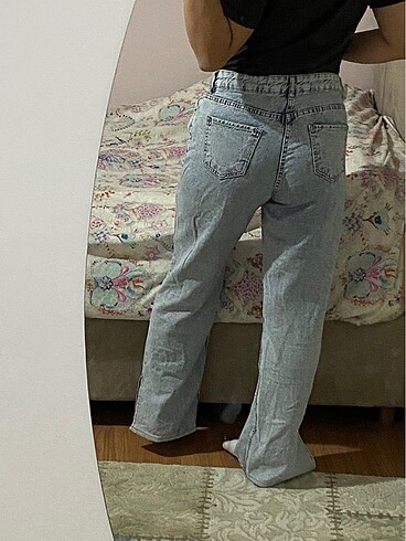 Yırtmaçlı jean