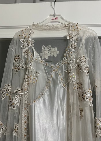 Uzun Beyaz Nakışlı Bohem Gecelik - Görsel 2