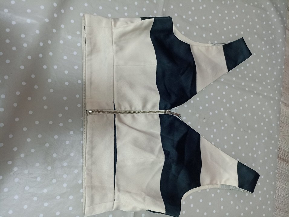 V Yaka Düğmeli Midi Büstiyer - Görsel 4