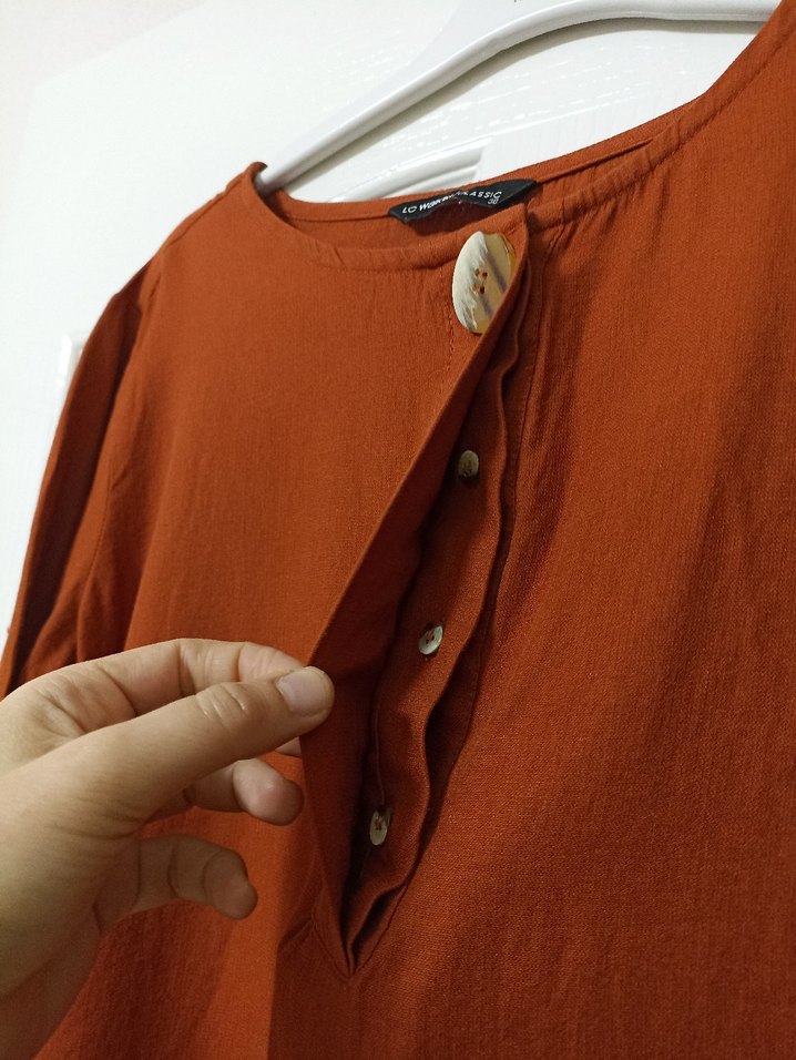 Düğmeli Kahverengi Keten Kadın Gömlek - Görsel 4