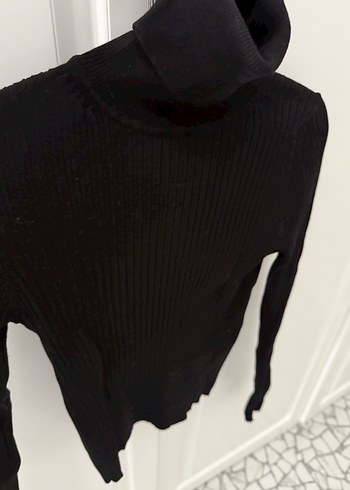 Kadın Siyah Boğazlı Pilili Triko - Görsel 2