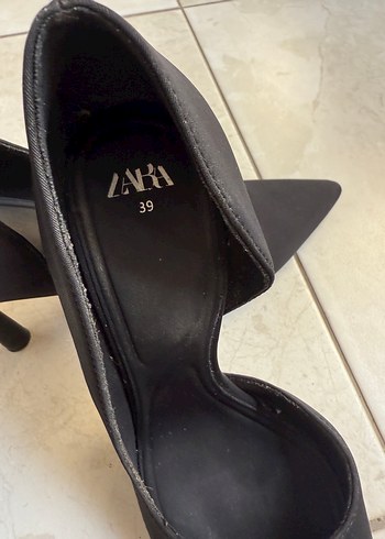 Zara Siyah Piliseli Stiletto Topuklu Kadın Ayakkabı