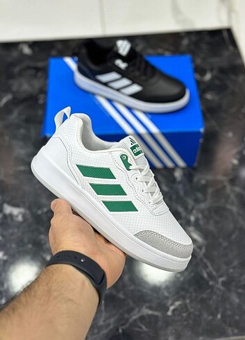 Beyaz Adidas Spor Ayakkabı 