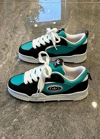 Adidas Spor Ayakkabı