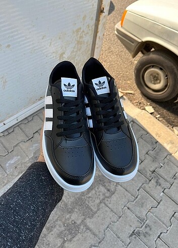 42 Beden Adidas Spor Ayakkabı