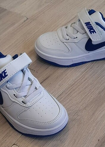 34 Beden beyaz Renk Nike Cırtlı Çocuk Spor Ayakkabı 