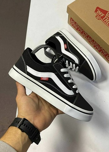 37 Beden Siyah-Beyaz Vans Unisex Spor Ayakkabı