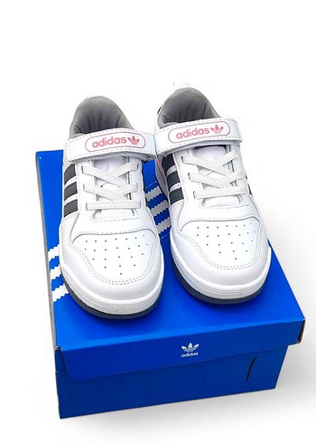 35 Beden beyaz Renk Adidas Cırtlı Spor Ayakkabı