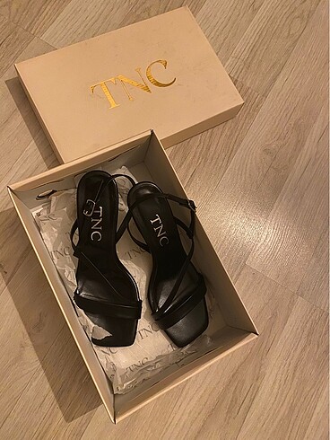 TNC AYAKKABI