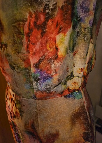 38 Beden Renkli Batik Çiçek Desenli Midi Elbise