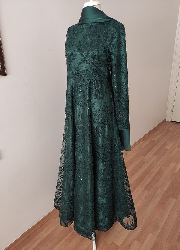 Saten ve dantel yeşil abiye kumaş jan jan şalla beraber - Görsel 4