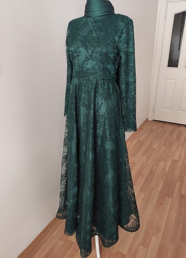 Saten ve dantel yeşil abiye kumaş jan jan şalla beraber - Görsel 5