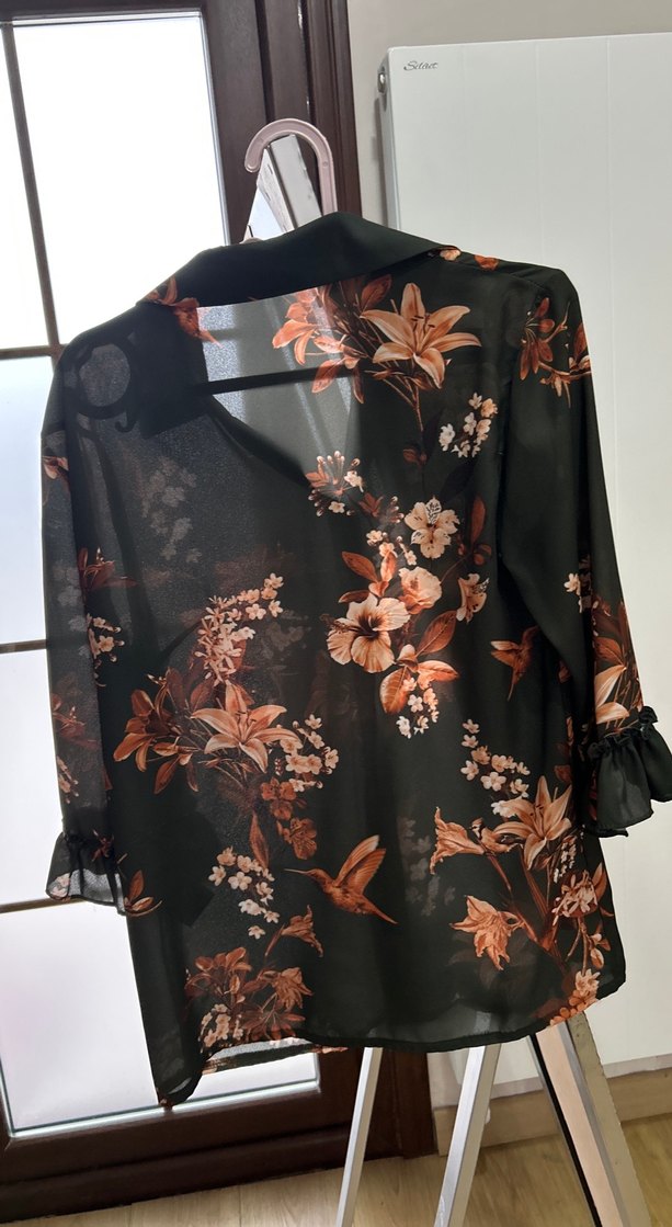 Düğmeli V Yaka Kadın Kahverengi Desenli Gömlek - Görsel 3